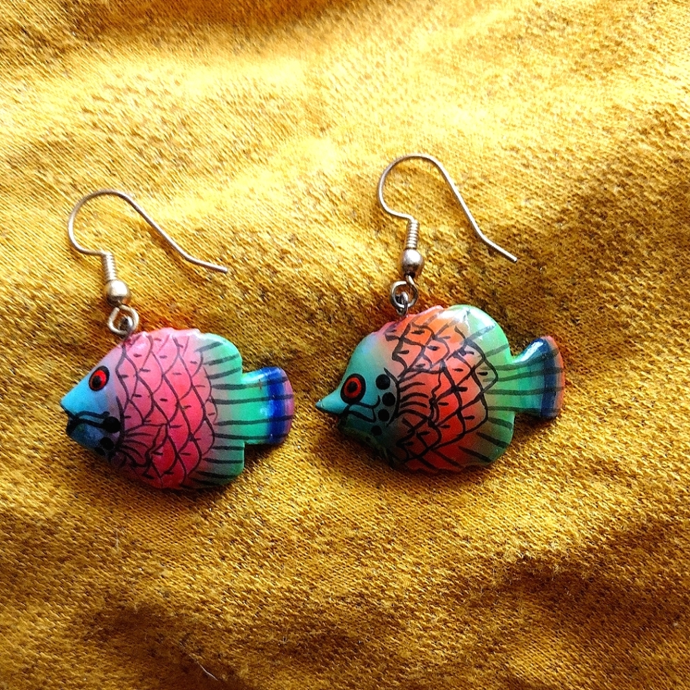 VTG 80's hand painted dangling fish earings